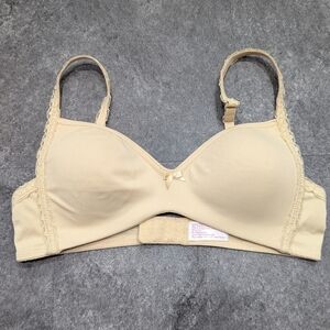 Oh So  Soft wireless padded bra 34A in Cream with Lace Trim